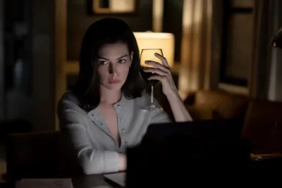 Explica La Relación Entre La Película Verity (2026) Protagonizada Por Anne Hathaway, Y El Juego De Terror Minecraft: Verity